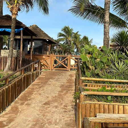 Flat Guarajuba 4 Quartos Terreo A Beira Mar - Pe Na Areia - Governanca Com Arrumadeira E Wi Fi Inclusos Camassari Exterior foto